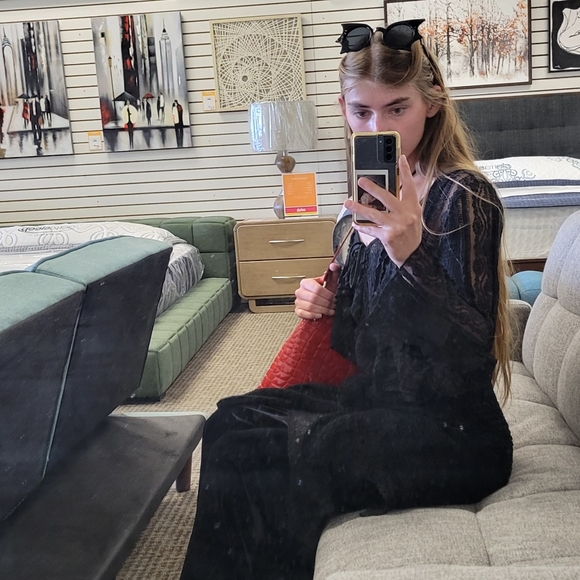 Meet your Posher, Mia - Picture 3 of 3